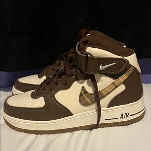 Nike Air Sneakers Brown and Cream